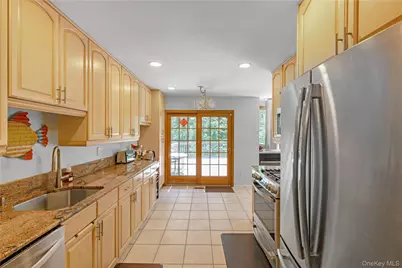 63 Lisa Drive, Northport, NY 11768 - Photo 9