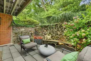 1054 Boston Post Rd, Rye, NY 10580 - Photo 9