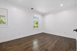 300 Demott Ave, Rockville Centre, NY 11570 - Photo 29