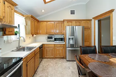 25A Reynolds Street #A, Huntington Station, NY 11746 - Photo 19