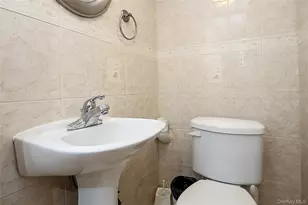 25A Reynolds St, Huntington Station, NY 11746 - Photo 31
