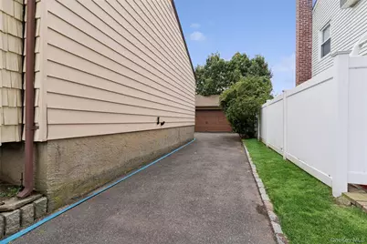 3612 Ladonia Street, Seaford, NY 11783 - Photo 27