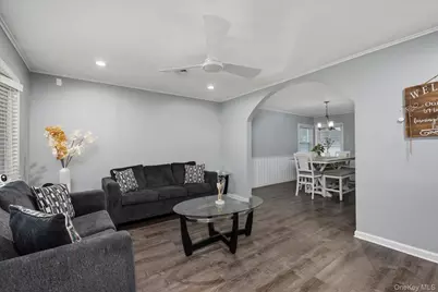 59 Lambert Avenue, Farmingdale, NY 11735 - Photo 5