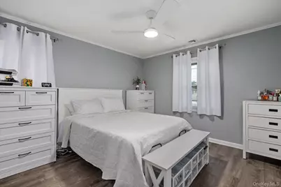 59 Lambert Avenue, Farmingdale, NY 11735 - Photo 11