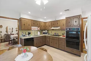 22 Stephens Ct, Hauppauge, NY 11788 - Photo 11