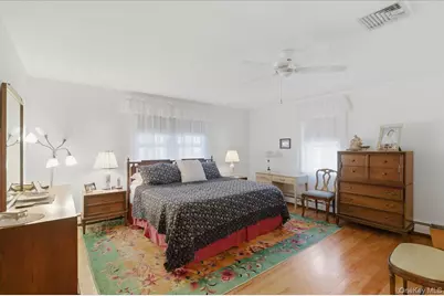 22 Stephens Court, Hauppauge, NY 11788 - Photo 15