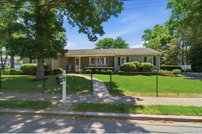 22 Stephens Court, Hauppauge, NY 11788 - Photo 1