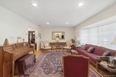 22 Stephens Court, Hauppauge, NY 11788 - Photo 5
