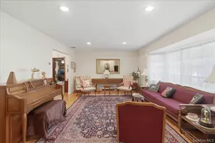 22 Stephens Ct, Hauppauge, NY 11788 - Photo 5