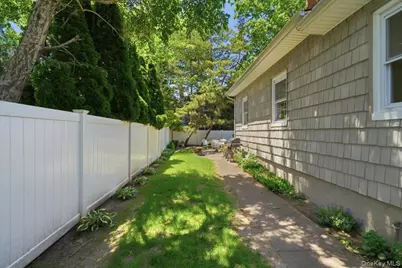 22 Stephens Court, Hauppauge, NY 11788 - Photo 33