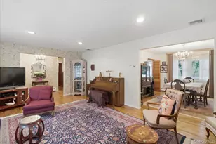 22 Stephens Ct, Hauppauge, NY 11788 - Photo 7