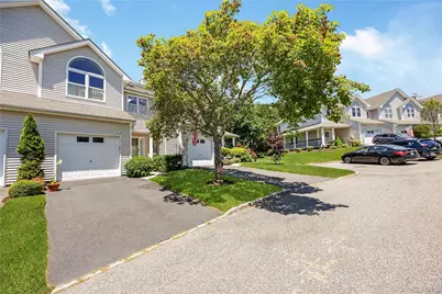 1302 Willow Pond Drive, Riverhead, NY 11901 - Photo 5