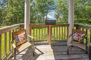 1302 Willow Pond Dr, Riverhead, NY 11901 - Photo 17
