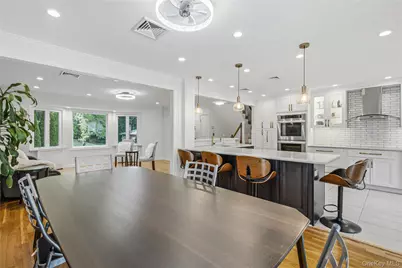 186 N Stratford, Roslyn Heights, NY 11577 - Photo 9