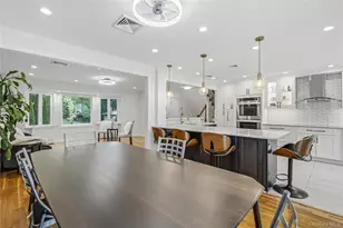 186 N Stratford, Roslyn Heights, NY 11577 - Photo 9