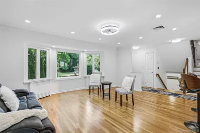 186 N Stratford, Roslyn Heights, NY 11577 - Photo 7
