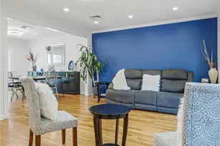 186 N Stratford, Roslyn Heights, NY 11577 - Photo 5