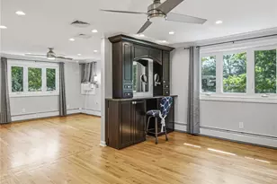186 N Stratford, Roslyn Heights, NY 11577 - Photo 29