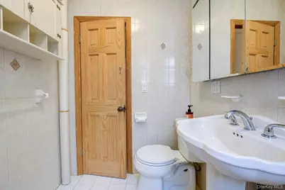 167-10 Crocheron Avenue #5R, Flushing, NY 11358 - Photo 17