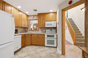 128 Scarlett Dr, Commack, NY 11725 - Photo 15