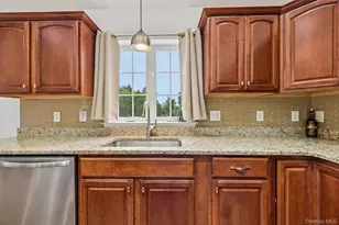 4 Lira St, Wallkill, NY 12589 - Photo 15