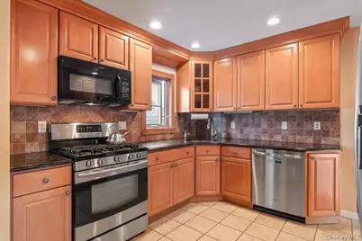 39 Grant Street, Farmingdale, NY 11735 - Photo 9