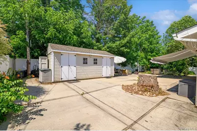 2 Bridge Lane, Hicksville, NY 11801 - Photo 33
