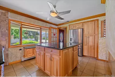 2 Bridge Lane, Hicksville, NY 11801 - Photo 9