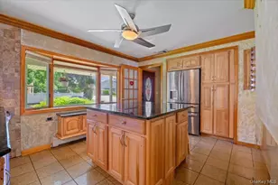 2 Bridge Ln, Hicksville, NY 11801 - Photo 9