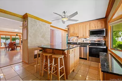 2 Bridge Lane, Hicksville, NY 11801 - Photo 7