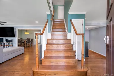 24 Worden Place, West Babylon, NY 11704 - Photo 9
