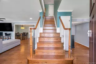 24 Worden Pl, West Babylon, NY 11704 - Photo 9