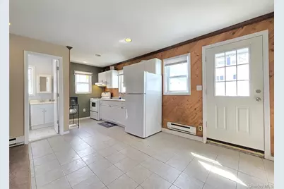 18 Wyandotte Street, Selden, NY 11784 - Photo 5