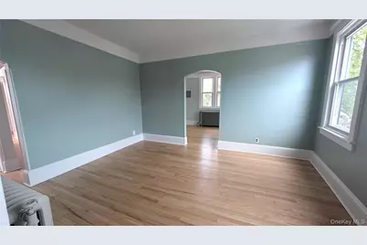 632 Middle Neck Road #2nd Floor, Great Neck, NY 11023 - Photo 3