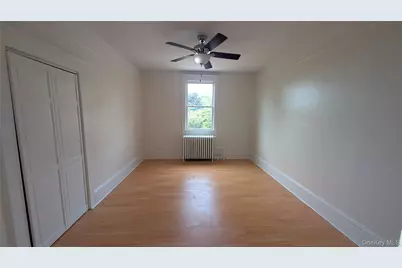 632 Middle Neck Road #2nd Floor, Great Neck, NY 11023 - Photo 9