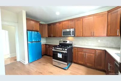 632 Middle Neck Road #2nd Floor, Great Neck, NY 11023 - Photo 7
