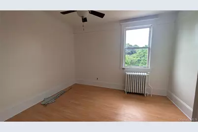 632 Middle Neck Road #2nd Floor, Great Neck, NY 11023 - Photo 11