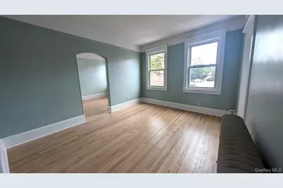 632 Middle Neck Road #2nd Floor, Great Neck, NY 11023 - Photo 1