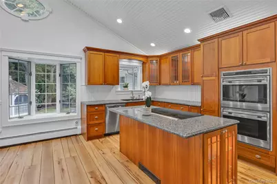 15 Veronica Court, Smithtown, NY 11787 - Photo 5