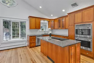 15 Veronica Ct, Smithtown, NY 11787 - Photo 5