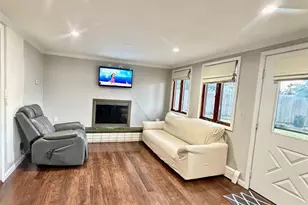 89 Bruce Ave, Hicksville, NY 11801 - Photo 17