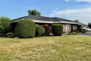 89 Bruce Ave, Hicksville, NY 11801 - Photo 5
