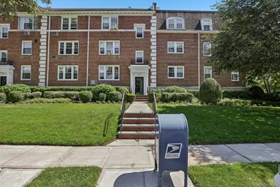 22 Hamilton Place #I3, Garden City, NY 11530 - Photo 3