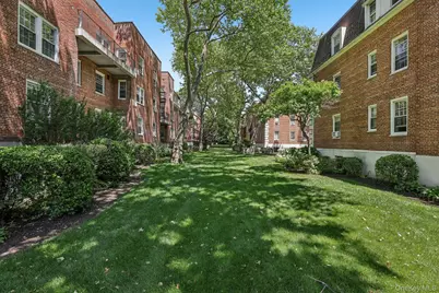 22 Hamilton Place #I3, Garden City, NY 11530 - Photo 29