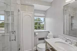 22 Hamilton Pl, Garden City, NY 11530 - Photo 25