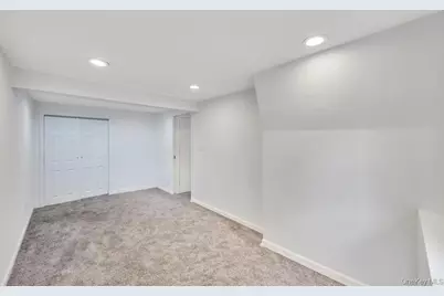 279 Haven Avenue, Ronkonkoma, NY 11779 - Photo 17