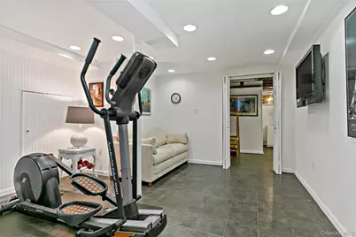 1050 Knollwood Road, White Plains, NY 10603 - Photo 27