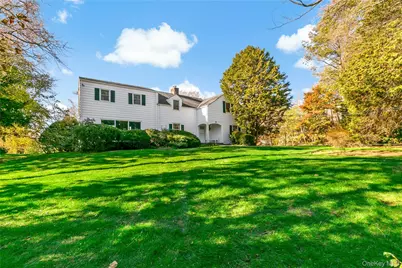 1050 Knollwood Road, White Plains, NY 10603 - Photo 3