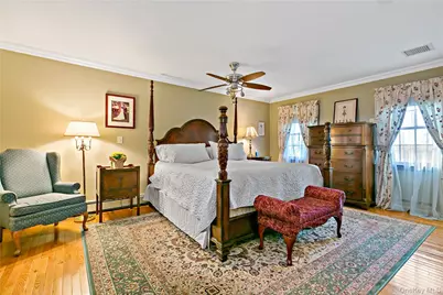 1050 Knollwood Road, White Plains, NY 10603 - Photo 25