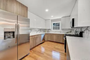 139-18 250th St, Rosedale, NY 11422 - Photo 13